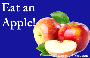Manchester chiropractic care encourages healthy diets full of fruits and veggies, so enjoy an apple the apple season!